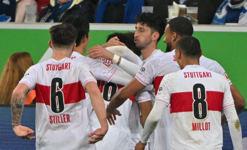 金年会娱乐网站包含转会期斯图加特调整名单以备德甲，门线救险环节打磨，气氛紧张，赛程密集仍需轮换的词条