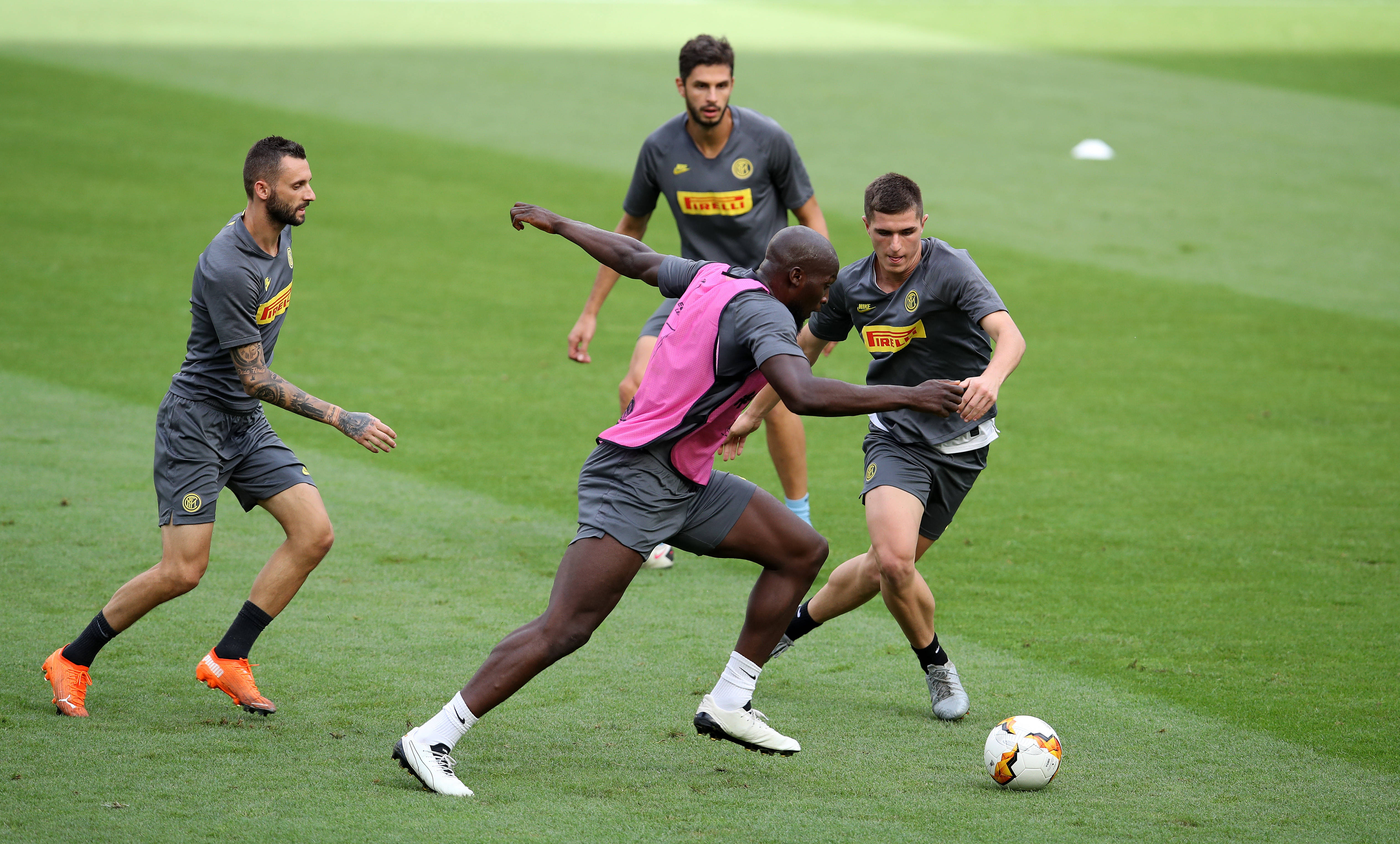 金年会首页包含国际比赛日西甲焦点战，国际米兰单刀错失，目标明确，临场指挥获称赞的词条