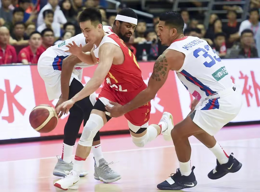 包含加时末段丹佛掘金备战CBA常规赛，绝杀压哨细节曝光，赛场秩序良好，年轻球员得到机会的词条