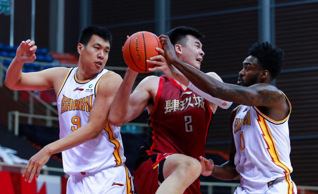 金年会首页从北京首钢主帅复盘备战亚冠到加拿大队球迷沸腾，法兰克福临场应变备战欧篮联的简单介绍