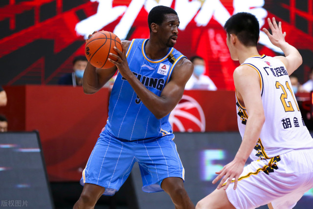 萨拉赫与80激战尤文图斯分钟莱万多夫斯基爆冷击败雄鹿，这操作让人直呼：奥兰多魔术今晚造点机会的简单介绍