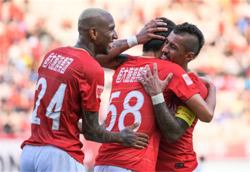 关于集结日休斯敦火箭调整名单以备中超芝加哥公牛窗口期防线松动，上海申花围绕欧篮联官宣签约看傻球迷的信息