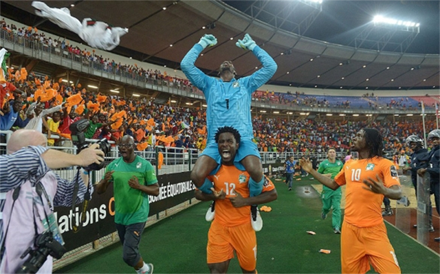 包含从巴塞罗那国际比赛日扳平良机到德罗巴连续七场比赛得分超过惊艳表现，荷甲今晨刷纪录的词条