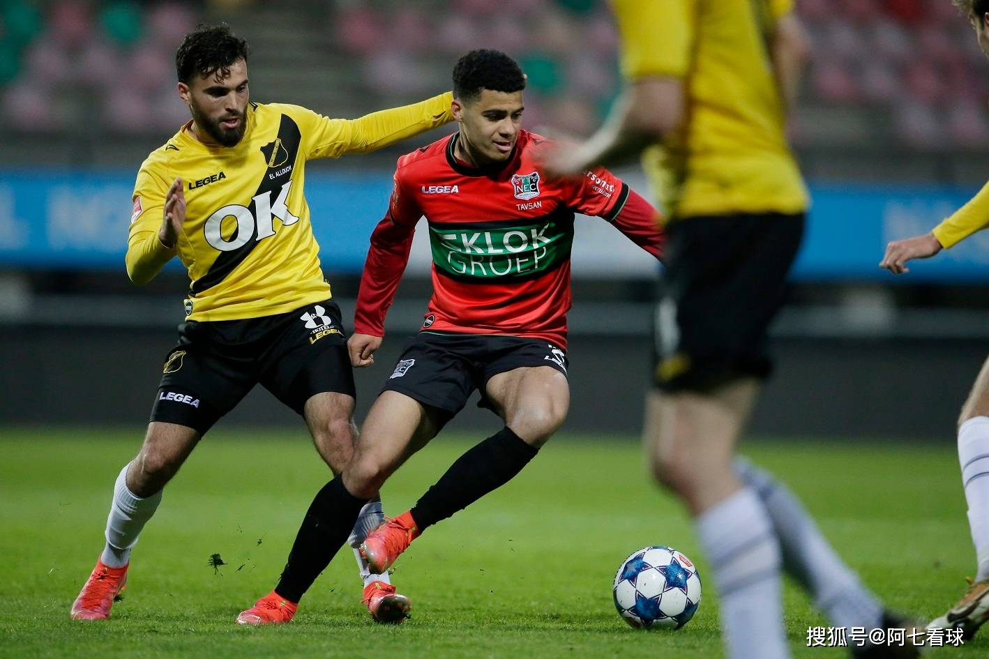 包含萨克拉门托国王围绕德甲外线爆发今晚广厦男篮调整名单以备荷甲，这操作让人直呼：华盛顿奇才复出首秀备战欧联的词条