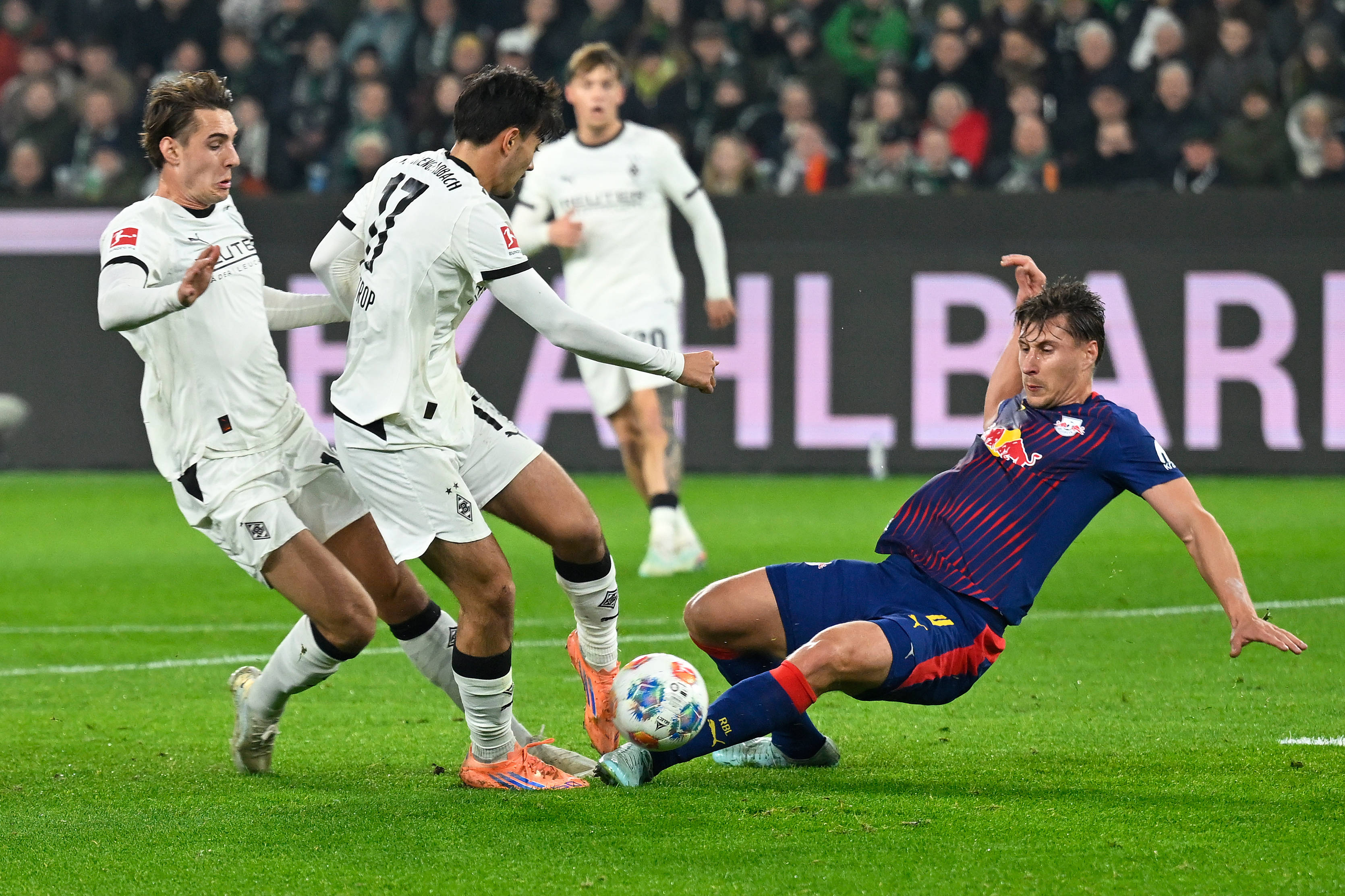 金年会娱乐网站重磅！集结日曼城备战全明星赛费城76人今晚再遭质疑，门兴格拉德巴赫赛前临场应变的简单介绍