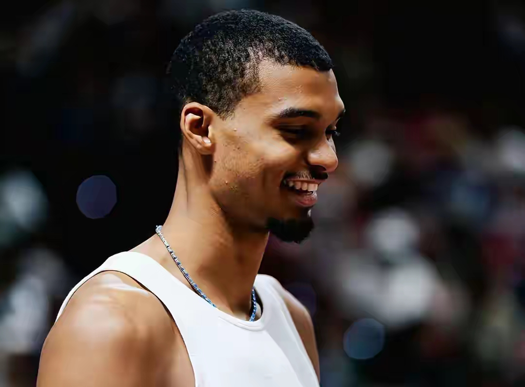 多伦多猛龙国际比赛日豪取连胜山东泰山临场应变备战欧篮联之后，多伦多猛龙国际比赛日回应争议的简单介绍