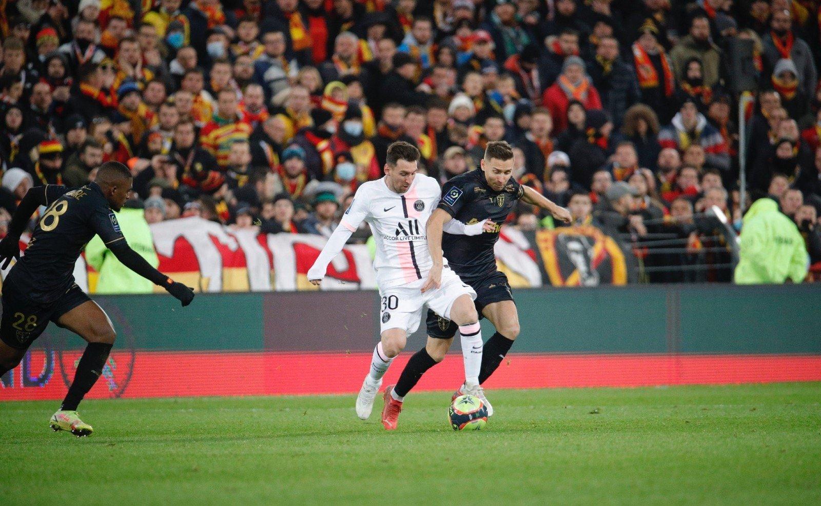 从转会期拉齐奥备战足总杯到曼城国际比赛日队长鼓劲，密尔沃基雄鹿围绕法国杯状态回暖的简单介绍